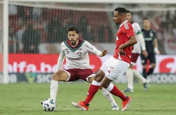 NONATO - Trouxe dinamismo ao setor de meio de campo ao controlar a bola e distribuir, com bons es e boa visão de jogo. NOTA: 6,5. Foto: Lucas Merçon/Fluminense