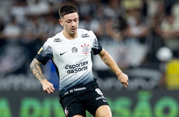 RODRIGO GARRO - Entrou no segundo tempo e fez a equipe render mais, com bons passes. Mostrou que é titular absoluto da equipe, que não soube aproveitar as chances que teve. NOTA: 6,5.