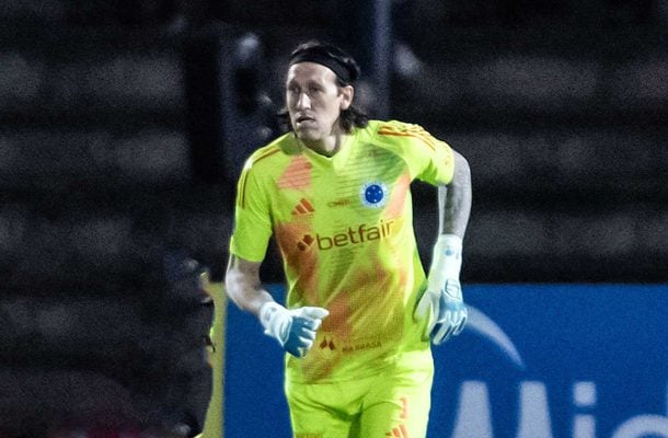CASSIO – Grande defesa em chute de Piquerez no primeiro tempo e outras boas defesas na etapa final. Recuperou a confiança. NOTA 7,0 Foto: Gustavo Aleixo/Cruzeiro
