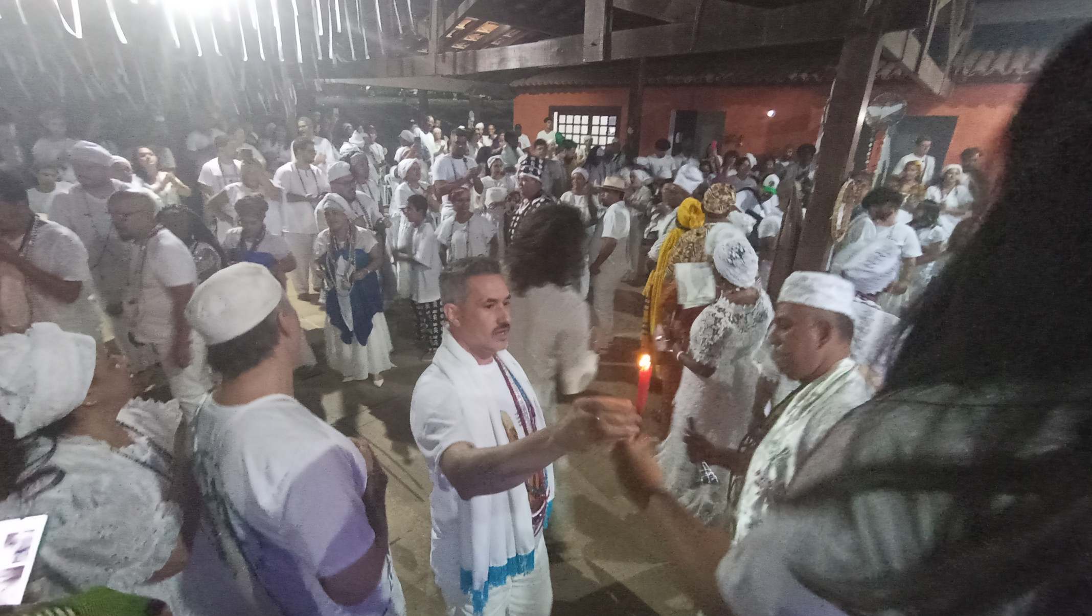 Pai Erlon Câmara, do Templo Caboclo Pedra Branca, agradece a presença e a união dos terreiros Pai Erlon Câmara, do Templo Caboclo Pedra Branca, agradece a presença e a união dos terreiros