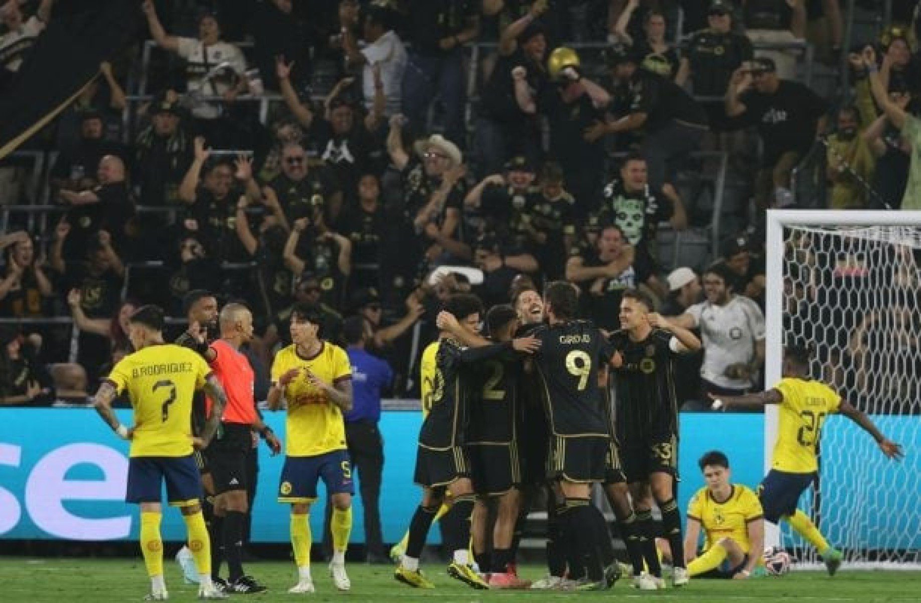 Com gol de ex-Fla, Los Angeles avança para o Mundial e será rival do Rubro-Negro