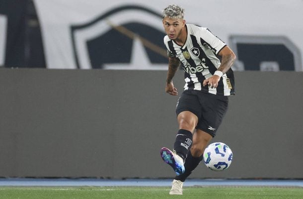 PONTE - Segurou o rojão pela esquerda e fechou o lado esquerdo da defesa - NOTA: 6,0 - Foto: Vitor Silva/Botafogo 