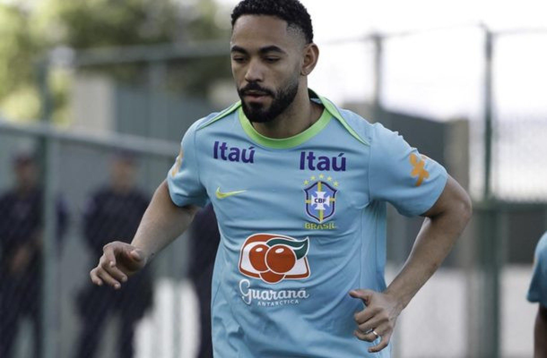 Manchester United anuncia a contratação de Matheus Cunha