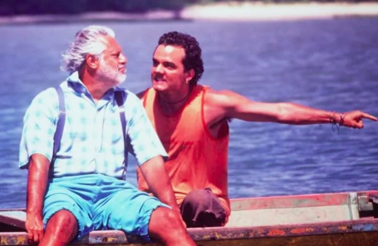 Em seguida, Moura emplacou papÃ©is em vÃ¡rios filmes de sucesso, como "Abril DespedaÃ§ado" (2001), "Deus Ã© Brasileiro" (2003), "Carandiru" (2003), "Ã?, PaÃ­, Ã?" (2007) e "Saneamento BÃ¡sico, O Filme" (2007).
