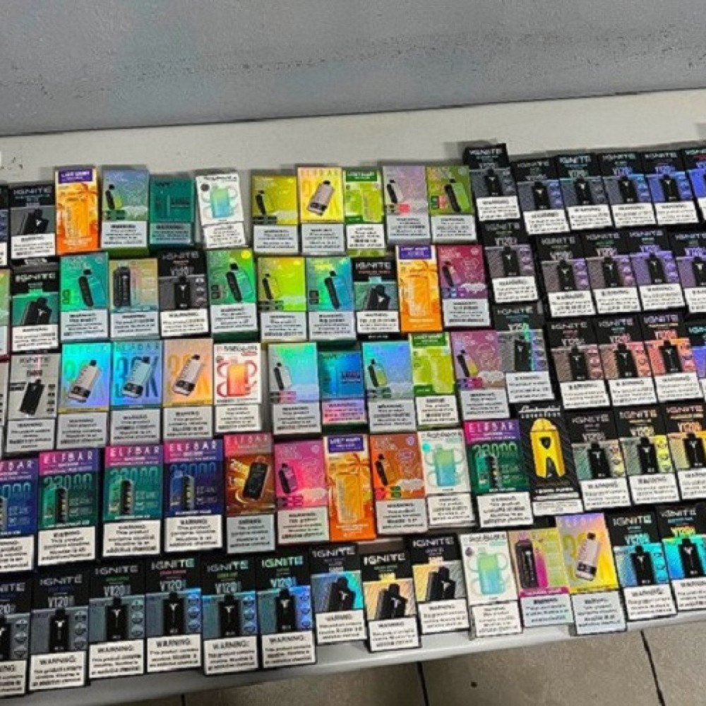 Mg: jovem 18 anos é preso com mais de 100 cigarros eletrônicos e drogas