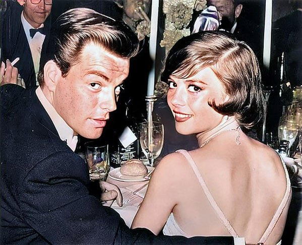 Robert Wagner sempre negou as acusações.  Ele e Natalie se casaram em 1957 e viveram juntos até se divorciarem em 1962. Mas, em 1972, voltaram a morar juntos. O casal teve uma filha, Courney. -Domínio Público - Wikimédia Commons