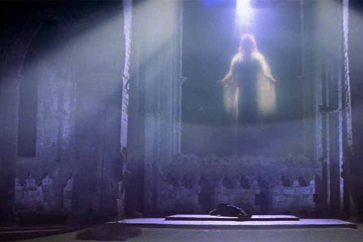 Lançado em 1981, o filme evidencia uma grande agem de tempo. Os acontecimentos mostram um Damien já adulto (interpretado por Sam Neill), totalmente consciente de sua real identidade, aos 32 anos de idade e dono das empresas Thorn, agora a maior multinacional do mundo.