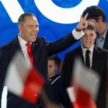 Candidato nacionalista vence 2º turno presidencial na Polônia