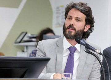 Marcelo Aro foi categórico ao afirmar que Minas só ingressará no Propag se houver a autorização de negociação de ativos o suficiente para atingir os 20% do estoque da dívida -  (crédito: Willian Dias/ALMG)