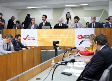 Deputados questionaram a presença de imóveis em uso para serviços públicos do estado, de municípios, da Justiça e de forças de segurança -  (crédito: ALMG/Divulgação)