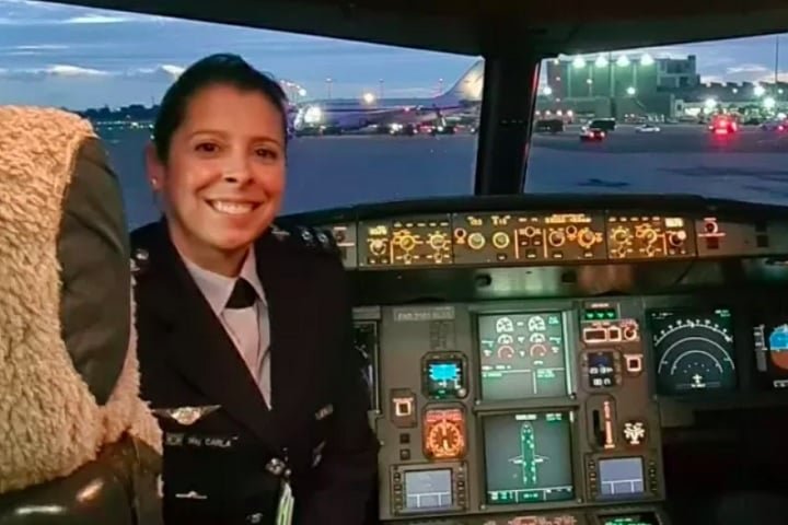 Mais tarde, Carla integrou o Grupo de Transporte Especial (GTE), responsável pelo transporte de autoridades, e comandou o VC-1 Airbus A319 da Presidência da República durante os governos Temer e Bolsonaro. 