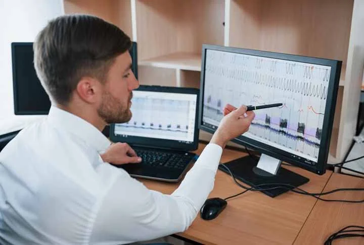 As diferenças salariais no mercado de trabalho brasileiro são influenciadas por diversos fatores, como nível de escolaridade, demanda por determinadas habilidades, escassez de profissionais qualificados e valorização social de certas carreiras -  (crédito: Imagem Freepik)