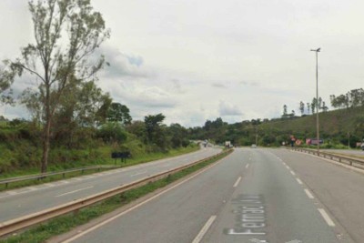 A pista ficou bloqueada nos dois sentidos por dez horas -  (crédito: Reprodução/Google Maps)