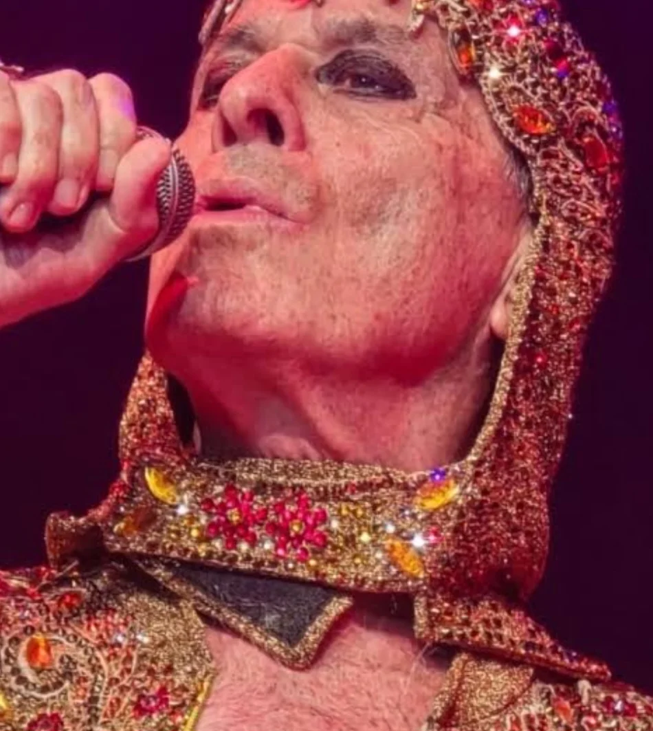 O cantor Ney Matogrosso será enredo da Imperatriz Leopoldinense no Carnaval de 2026. A escola de samba carioca vai levar para a avenida a história do artista que o carnavalesco Leandro Vieira destaca como "camaleônico".  -  (crédito: Reprodução Instagram )