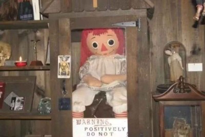 Boneca Annabelle já está trancada no museu -  (crédito: Reprodução)