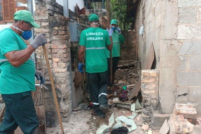 Justiça de Caeté determinou que a prefeitura fizesse a limpeza da casa de idosa -  (crédito: Patrícia Dutra/Arquivo Pessoal)