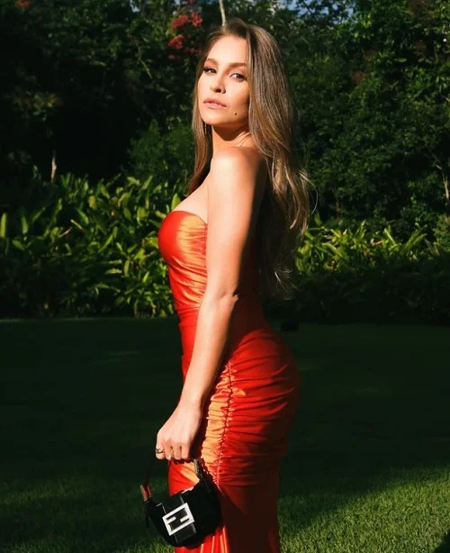 Como nos dois filmes anteriores, a atriz Carla Diaz interpreta mais uma vez o papel de Suzane von Richthofen.