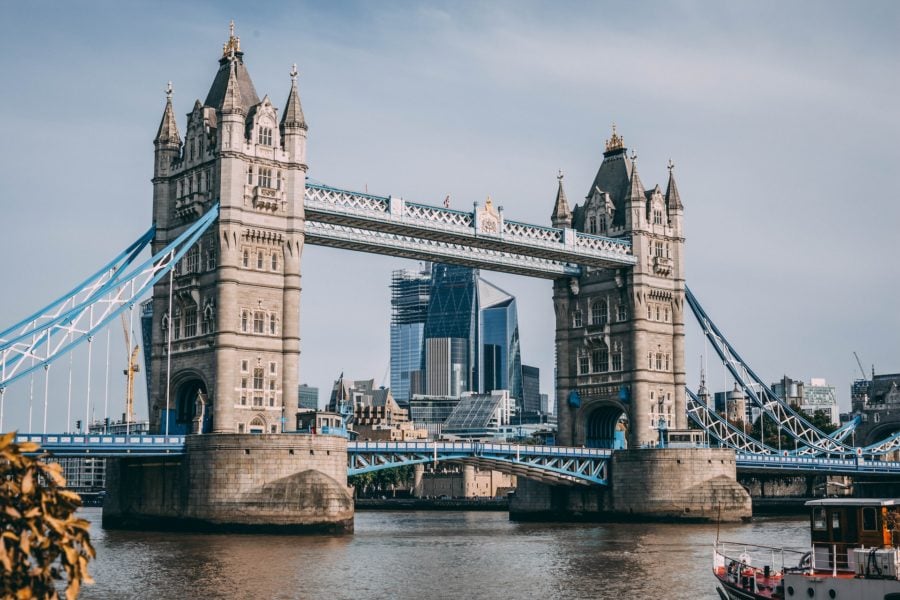 6º – Inglaterra: Segundo a pesquisa, as cidades inglesas são notavelmente seguras, com baixas taxas de homicídios e roubos. Em 2022, aliás, a criminalidade no país caiu 22%.