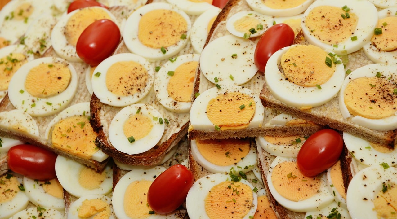 Usado também na culinária asiática, o ovo de pata é rico em vitaminas do complexo B, e especialistas apontam que ele é cerca de seis vezes mais nutritivo que o ovo de galinha. 