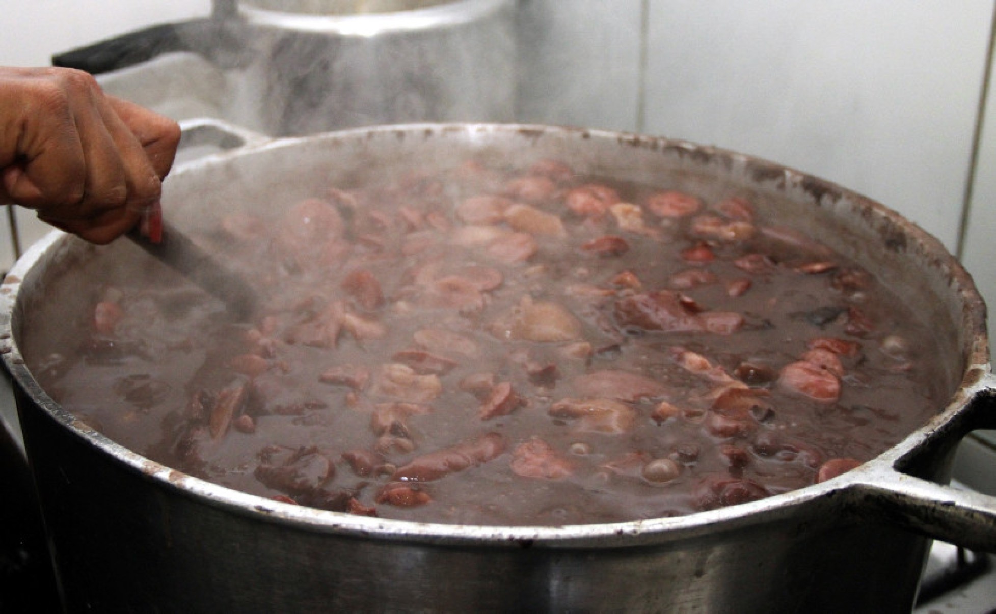 A feijoada é um dos carros-chefes do restaurante de Ita