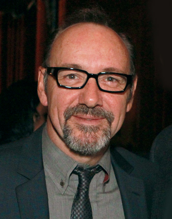 O  terceiro acusador mencionou que, durante uma festa na residência de férias do ator, Spacey  o abraçou, beijou seu pescoço e agarrou sua virilha, enquanto o instruía a "ser legal". O ator justificou o incidente como um "mal-entendido", mas negou categoricamente qualquer agressão.