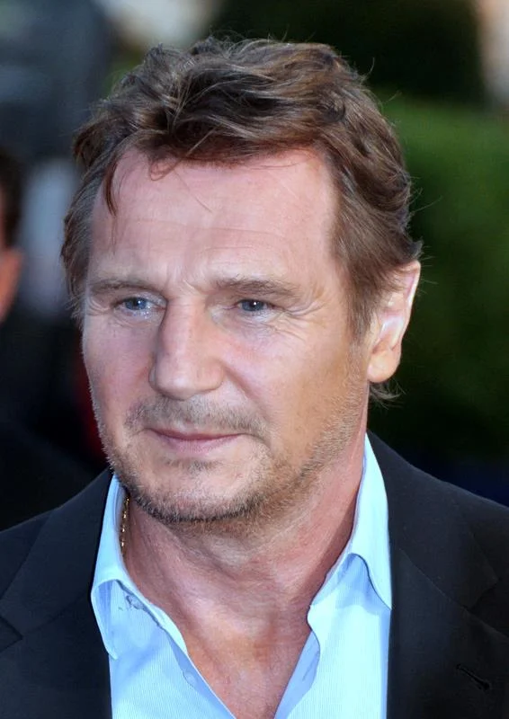 Liam Neeson disse: "Kevin é um bom homem, de grande caráter. Ele é sensível, articulado e não faz julgamentos, além de ter um ótimo senso de humor. Ele também é um dos nossos melhores artistas. Falando por mim, eu acho que a indústria sente muito sua falta" 