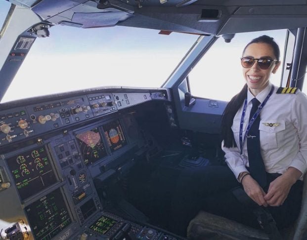 Aline Borguetti, 35 anos: Começou a carreira em Mauá, no ABC Paulista, e hoje vive em Abu Dhabi. Tornou-se comissária de voo da Gol aos 18 anos.