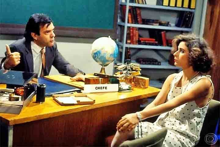 Humorista e diretor de diversos programas da Globo, principalmente da "Escolinha do Professor Raimundo" e do "Zorra Total", Francisco Milani interpretou o Chefe na popular série dos anos 80.