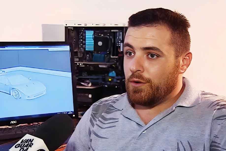 “Era um sonho infantil, inocente, eu não imaginei que poderia isso. Eu aceitei como um desafio para mim mesmo e comecei a estudar, investir tempo e dinheiro para que saísse do papel”, contou, em entrevista ao g1.