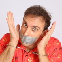 Comediante é condenado a 8 anos de prisão por show preconceituoso - Reprodu&ccedil;&atilde;o