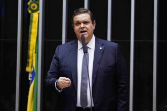 Fraudes do INSS: Justiça bloqueia R$ 23,8 mi em bens de empresas e sócios