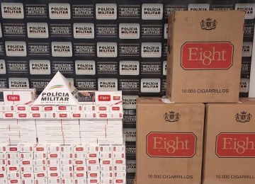 PM apreende 100 mil cigarros contrabandeados em Patrocínio -  (crédito: DivulgaÃ§Ã£o/PMMG)