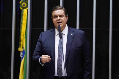 Ministro da Previdência Social, Wolney Queiroz disse que o governo federal quer evitar o uso de dinheiro público no ressarcimento dos aposentados prejudicados pelos desvios do INSS -  (crédito: Pablo Valadares/Câmara dos Deputados)