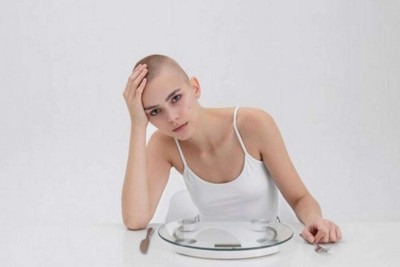 Transtornos alimentares podem afetar pessoas de qualquer idade ou sexo, mas meninas adolescentes e mulheres na faixa dos 20 anos têm maior tendência de desenvolvê-los  -  (crédito: Freepik)
