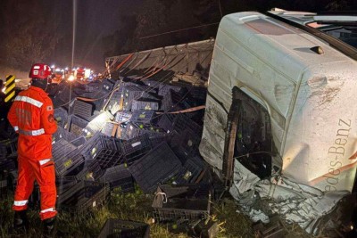 O motorista foi encontrado sem sinais vitais -  (crédito: Divulgação/CBMMG)