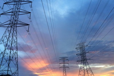 Lavrador encostou barre de ferro em fiação elétrica durante tentativa de conseguir sinal de internet -  (crédito: PEXELS)