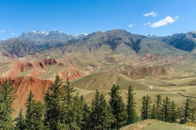 Um homem de 55 anos ou por um susto enorme durante um voo de parapente nas montanhas Qilian, no noroeste da China. -  (crédito: Flickr - Stefan Wagener)