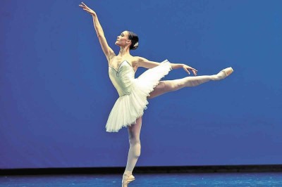 Luciana Sagioro conquistou a posição de 'coryphée' no corpo de baile da companhia sa, podendo exercer papel de solista nos espetáculos

 -  (crédito: Maria Helena Buckley/Divulgação)