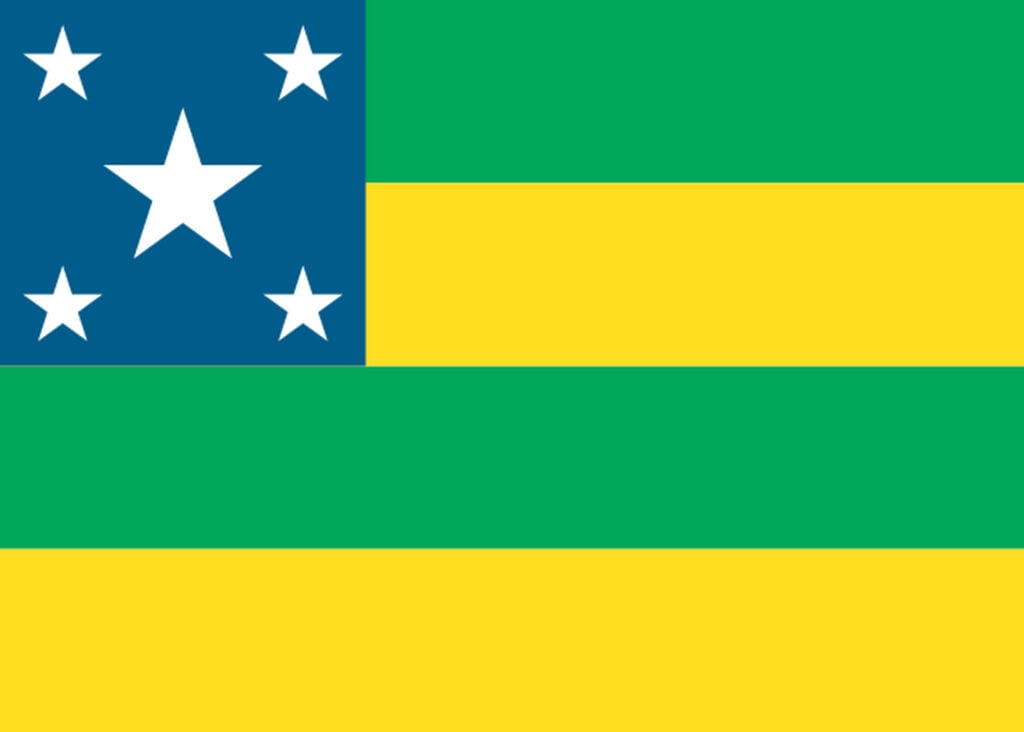 Sergipe tem 2.210.004 habitantes e é o menor estado do Brasil em área. 