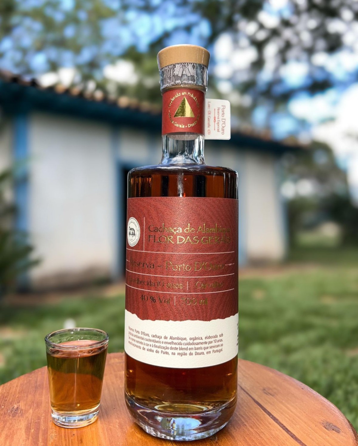 O lançamento da marca é a cachaça Reserva Porto Douro, envelhecida em barris de carvalho e depois em outros que armazenaram vinho do Porto