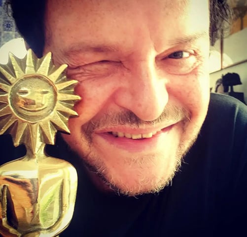 "Eu até gostaria de ter tido outras drogas como principal fonte de inspiração ou de libertação, mas foi no álcool que eu encontrei o divertimento que depois de tornou horror", afirmou.