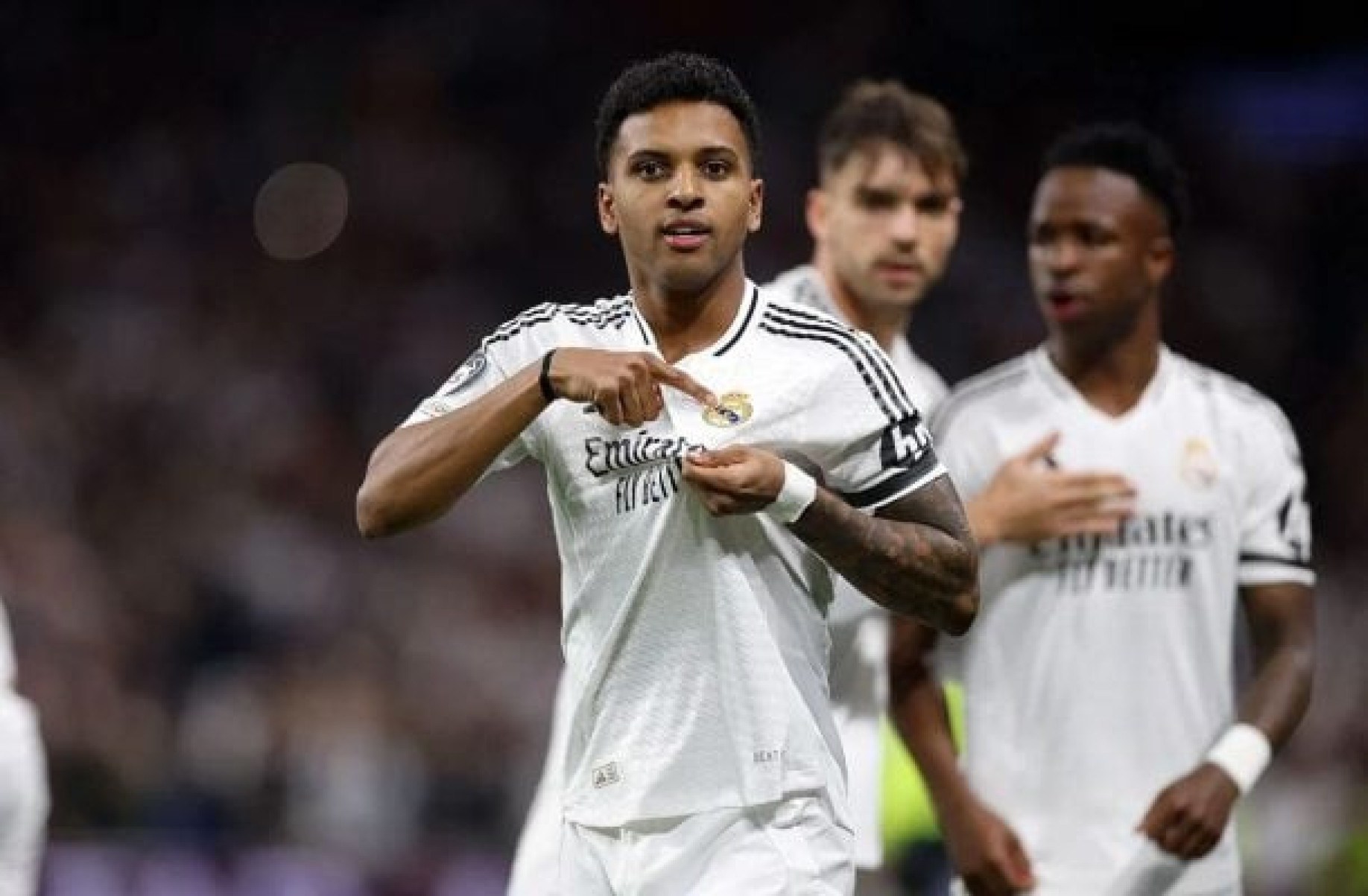 Em tempo de indefinição, Rodrygo estrela campanha global com foco no ‘poder das pausas’