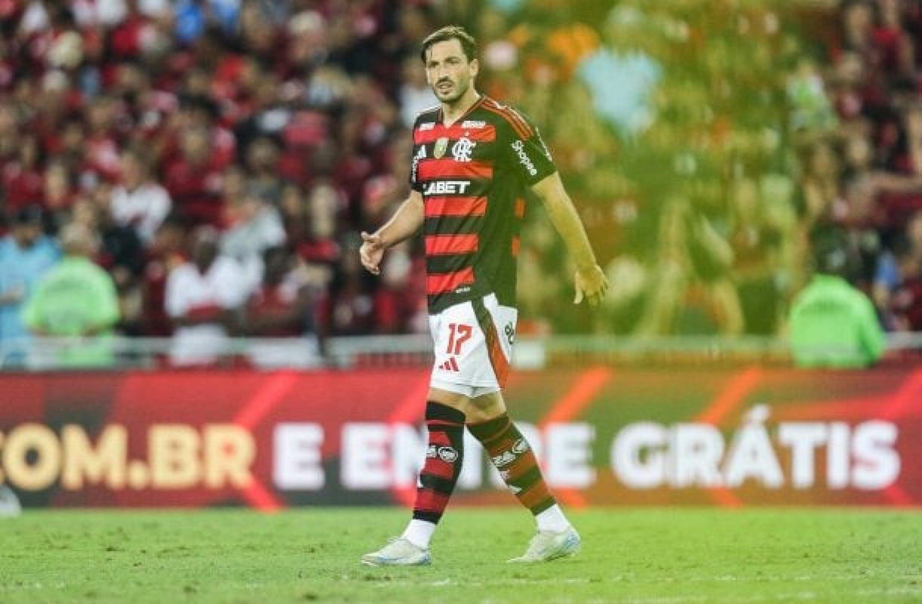Com disputa pela esquerda, Flamengo deve negociar um lateral no fim do ano