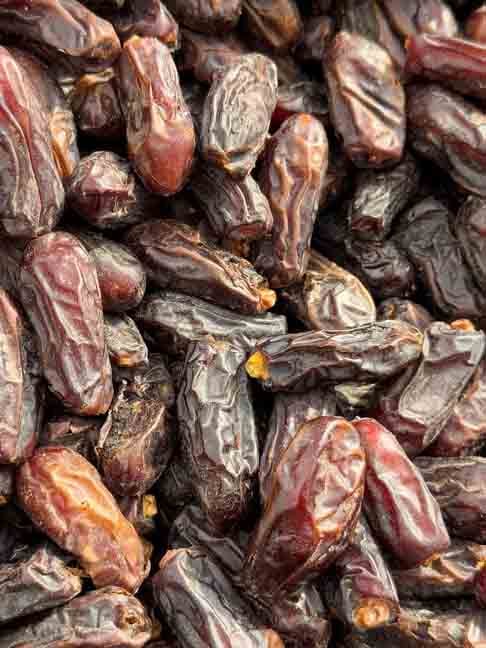 TÃ¢maras secas: SÃ£o uma fonte concentrada de energia, contendo nutrientes como fibras, vitaminas (como a vitamina B6 e a vitamina K) e minerais (como potÃ¡ssio, magnÃ©sio e cobre). 