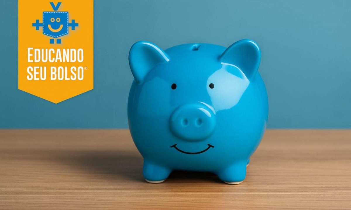 Cofrinho azul, com acabamento brilhante, sobre superfície de madeira clara; imagem usada para ilustrar artigo sobre cofrinho digital e caixinhas bancárias. - (crédito: Reprodução Educando seu Bolso) Cofrinho azul, com acabamento brilhante, sobre superfície de madeira clara; imagem usada para ilustrar artigo sobre cofrinho digital e caixinhas bancárias. - (crédito: Reprodução Educando seu Bolso)