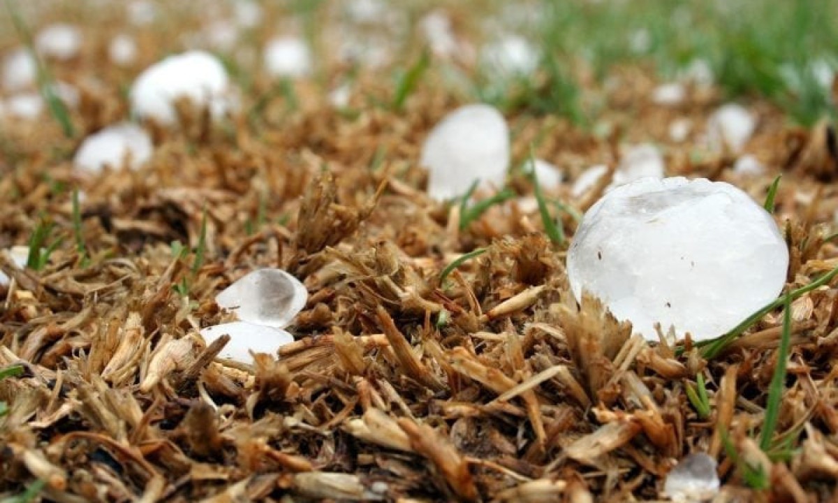 Nos últimos anos, diversos episódios envolvendo chuva de granizo no Brasil causaram estragos e ofereceram perigo para a população. Entenda como esse fenômeno acontece! - (crédito: Etienne Marais/Pixabay )