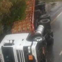 BH: trecho do Anel é liberado 10 horas depois de tombamento de carreta - Reprodução/Redes sociais