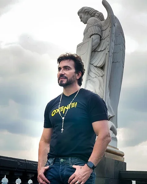 Atualmente, ele segue como artista independente, tendo lançado singles de sucesso em parceria com grandes artistas da música brasileira. Entre eles, “Quando o sono bater” (com Luan Santana, 2020), “Não desisto” (com Simone e Simaria, 2020) e “Retrovisor” (com Ivete Sangalo, 2021).
