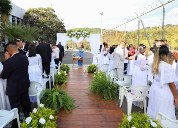 Casamento coletivo de 26 presos é realizado em presídio de Ribeirão das Neves -  (crédito: Tiago Ciccarini/ Sejusp)