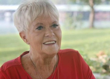 Charlotte Holmes disse ter ido ao céu e ao inferno em experiência de quase morte -  (crédito: The 700 Club)